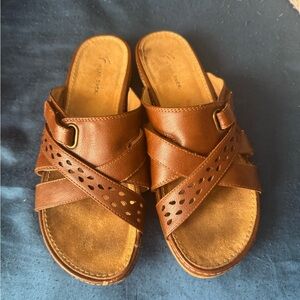 Women’s Size 7 Brown Leather Slide Sandals